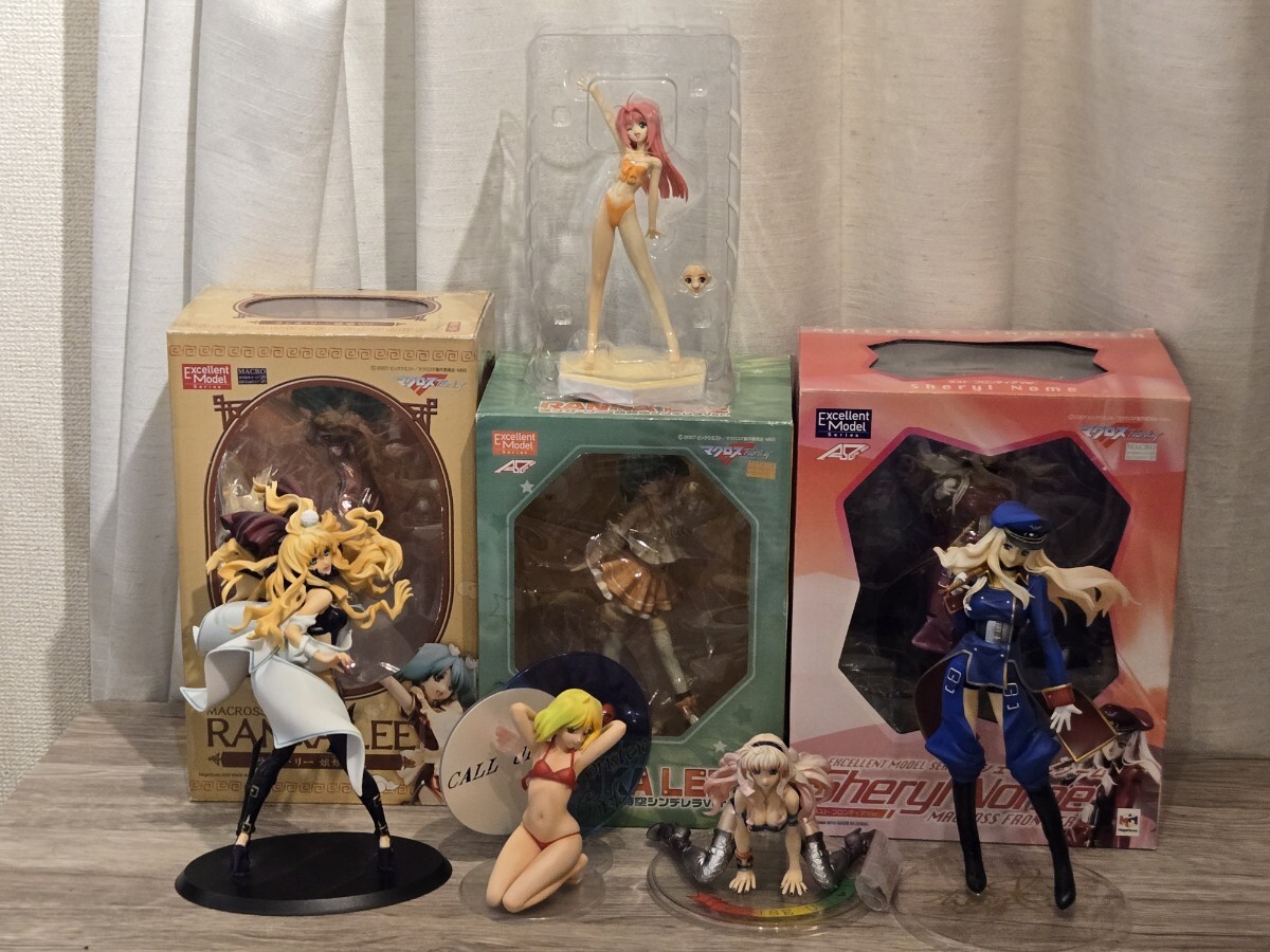 新品】【送料無料】未開封 アルト＆ブレラ マクロスF ロングクッション