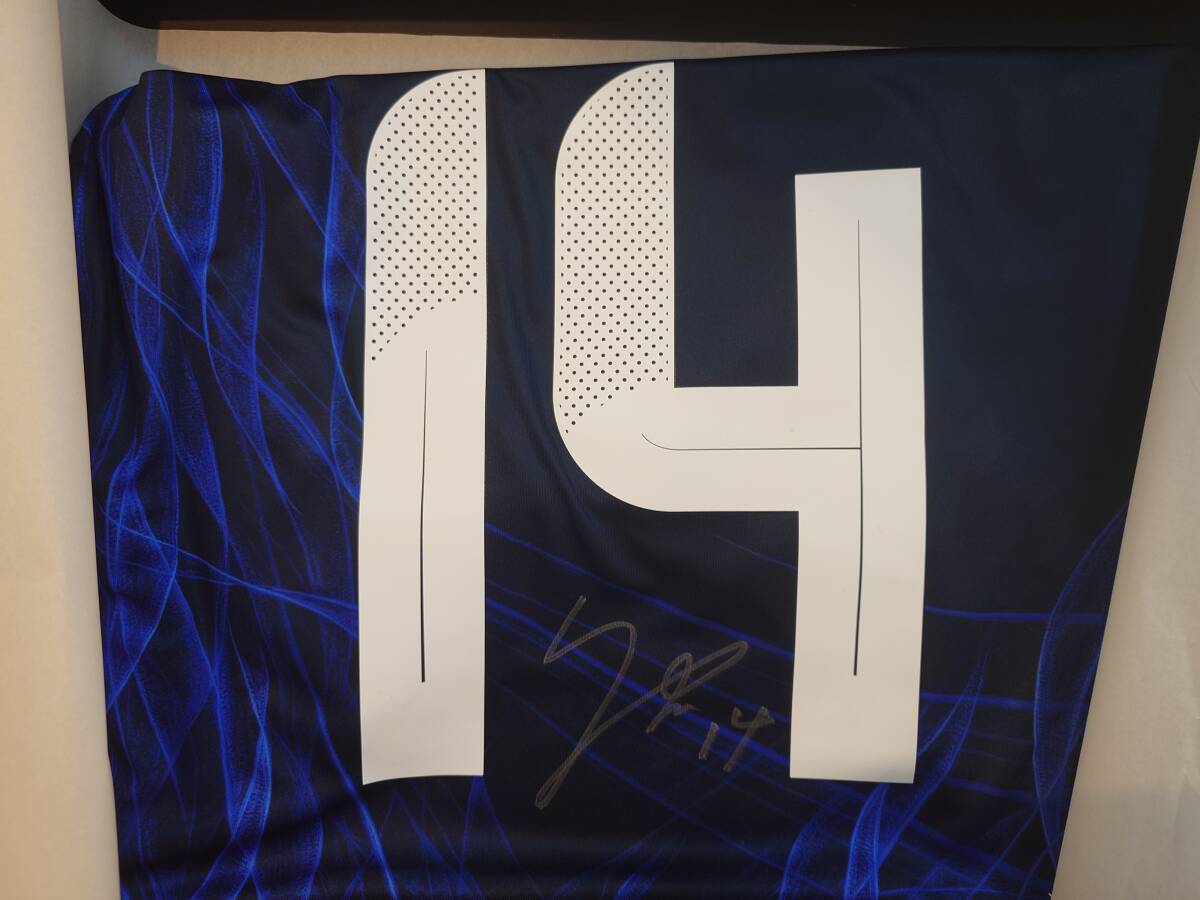 中古】本田圭佑 直筆サイン入りACミランユニフォーム THE DUGOUTの落札