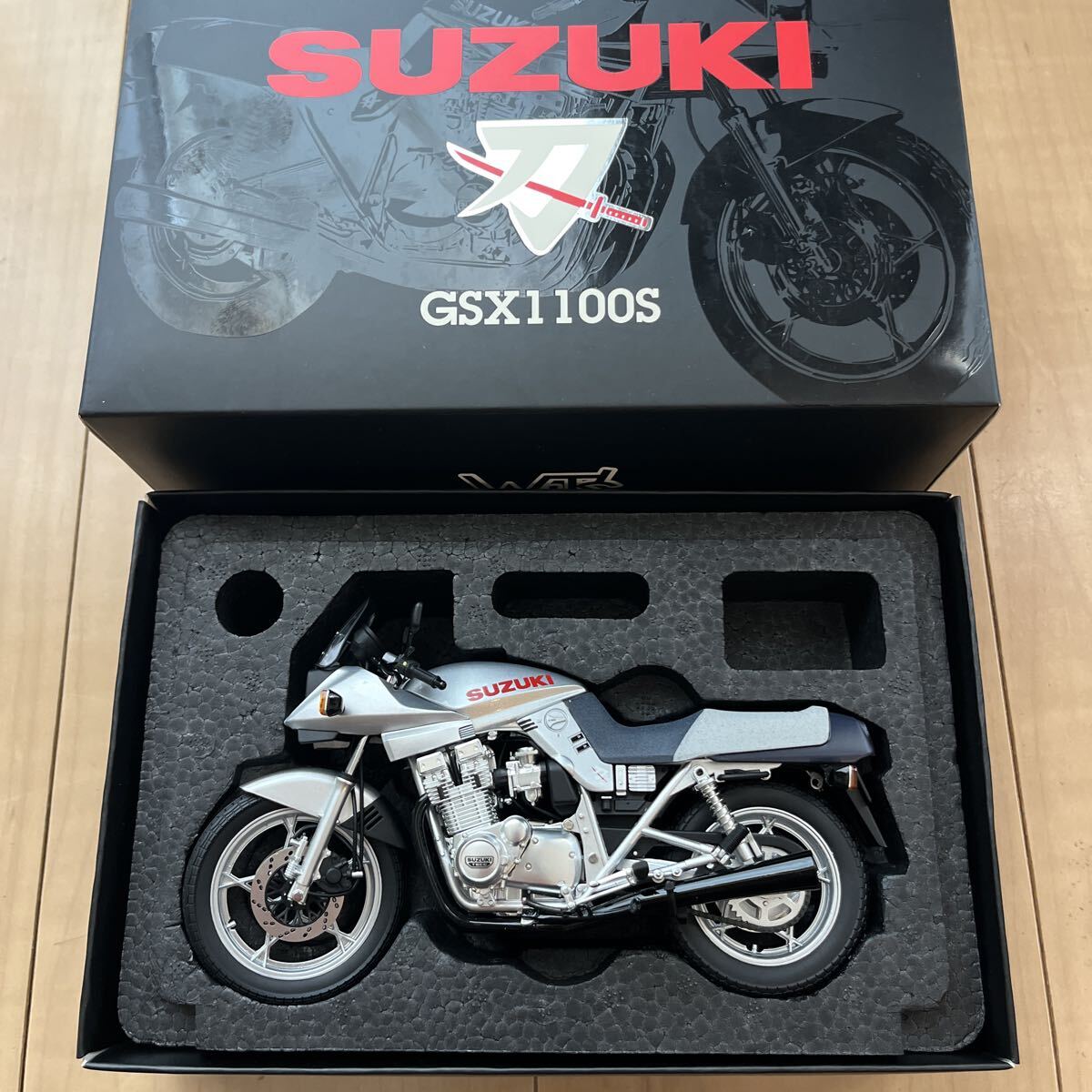 塗装完成品です】タミヤ 1/12 スズキ GSX1100S 刀 カタナ 塗装完成品