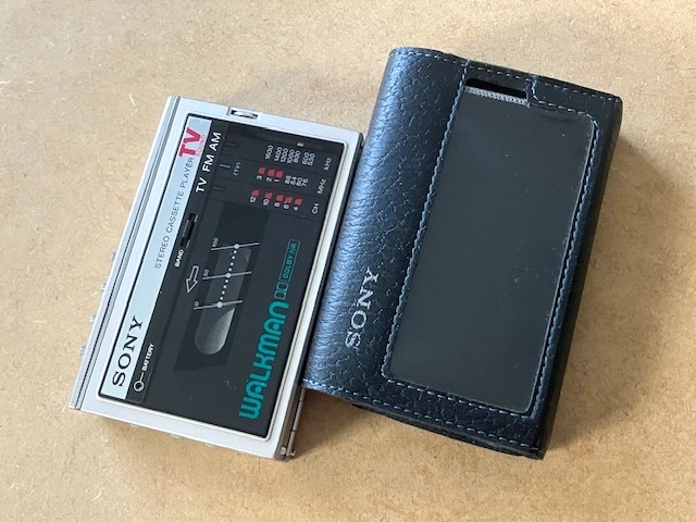 SONY Walkman ウォークマン WM-F30 ピンク スライド式カセットケース