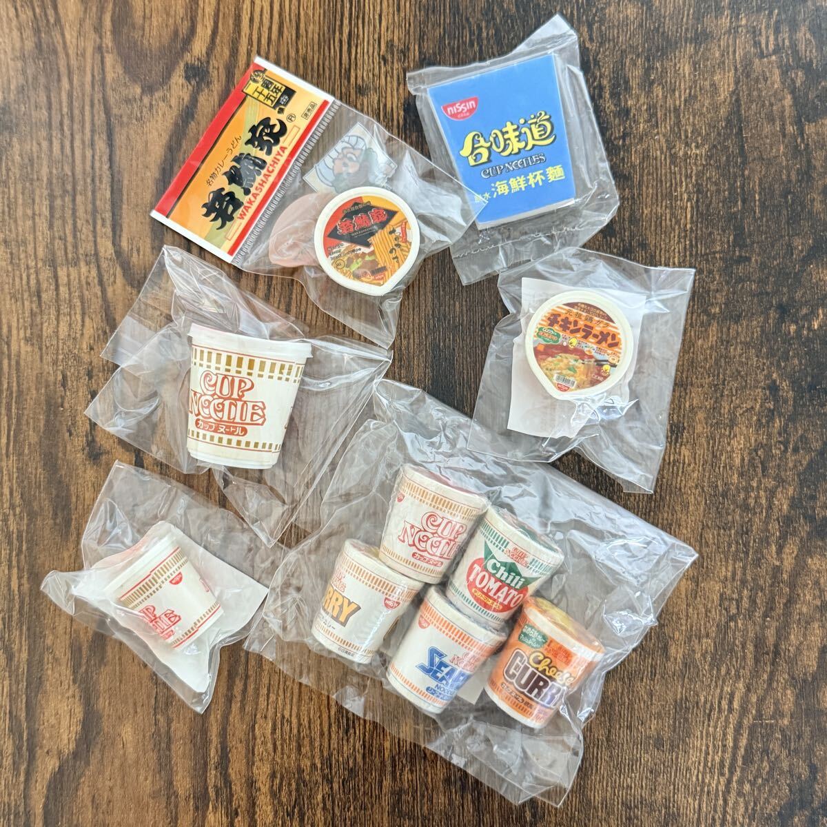 可』中国古玩 『大明成化年製』 粉彩 豆彩 花鳥文 杯子 茶杯 碗 一対