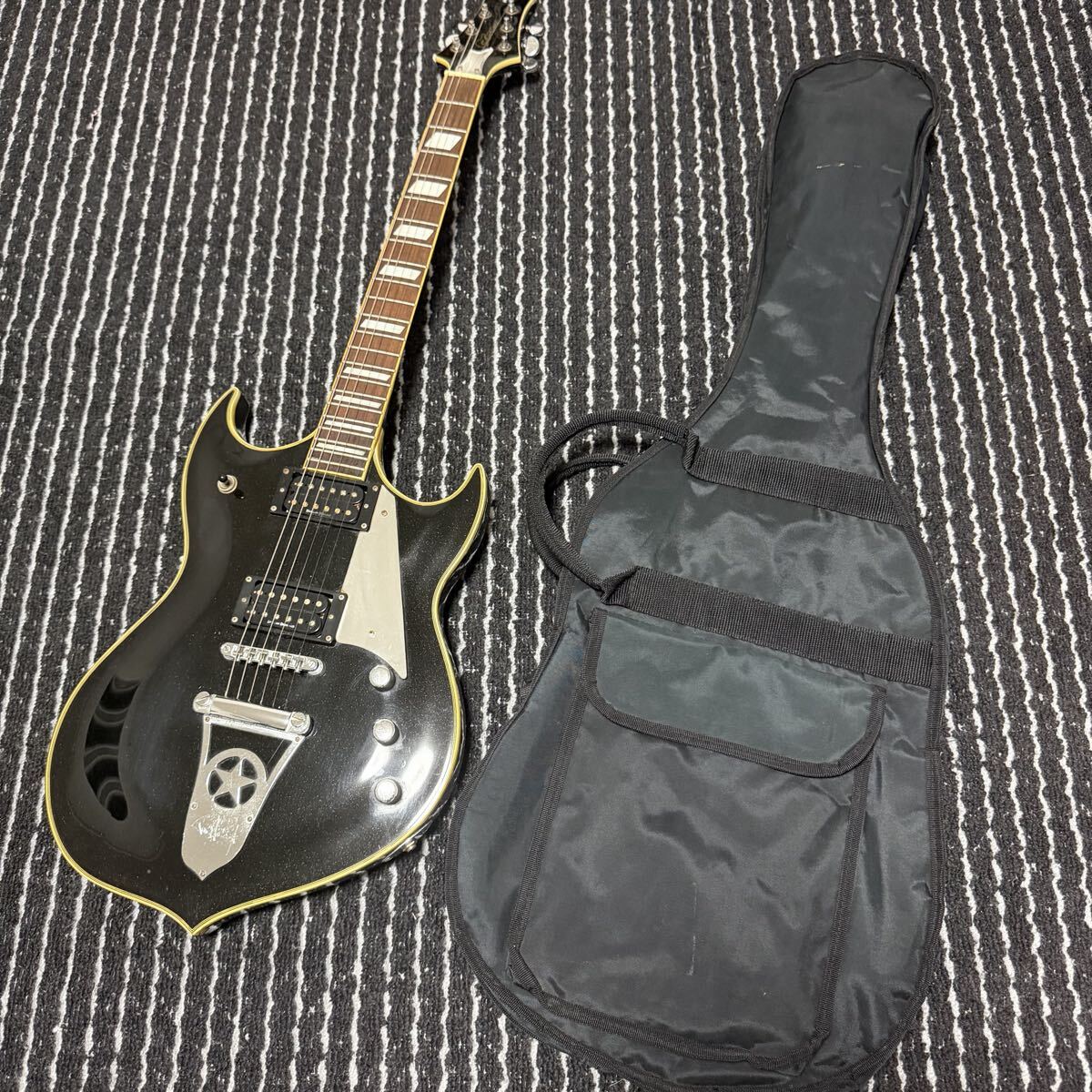 D046 KISS 破壊ギターネック SILVERTONE ポールスタンレー キッスの