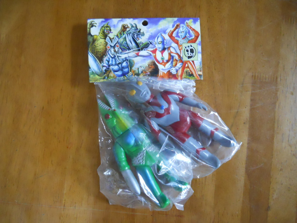 新品】☆ウルトラマン ギャンゴ＆ブルトン ビニパラベビー☆マーミット