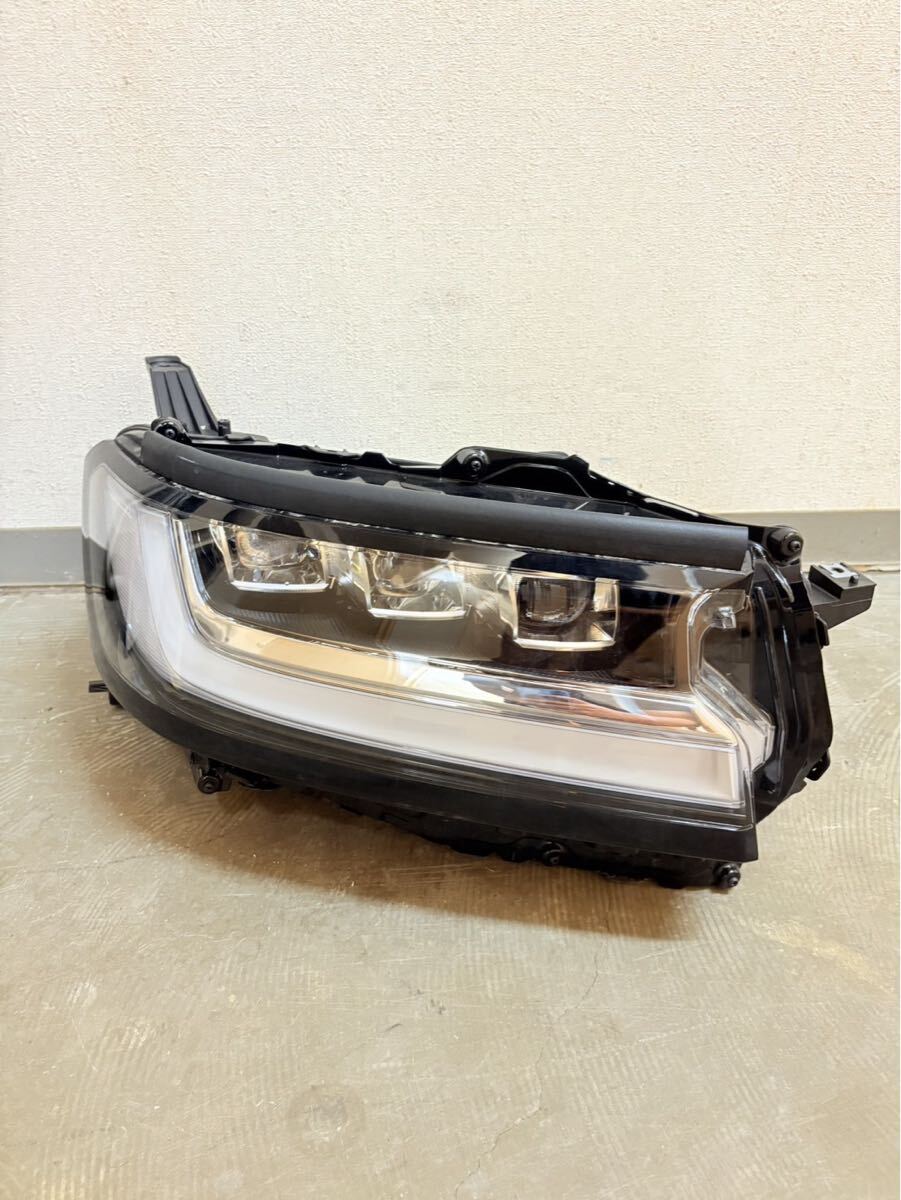 ランドクルーザー200後期（CBA-URJ202W）ヘッドライト左　助手席側 新品】ランドクルーザー 200 後期 ZX LED ヘッドライト 左 LEDヘッド