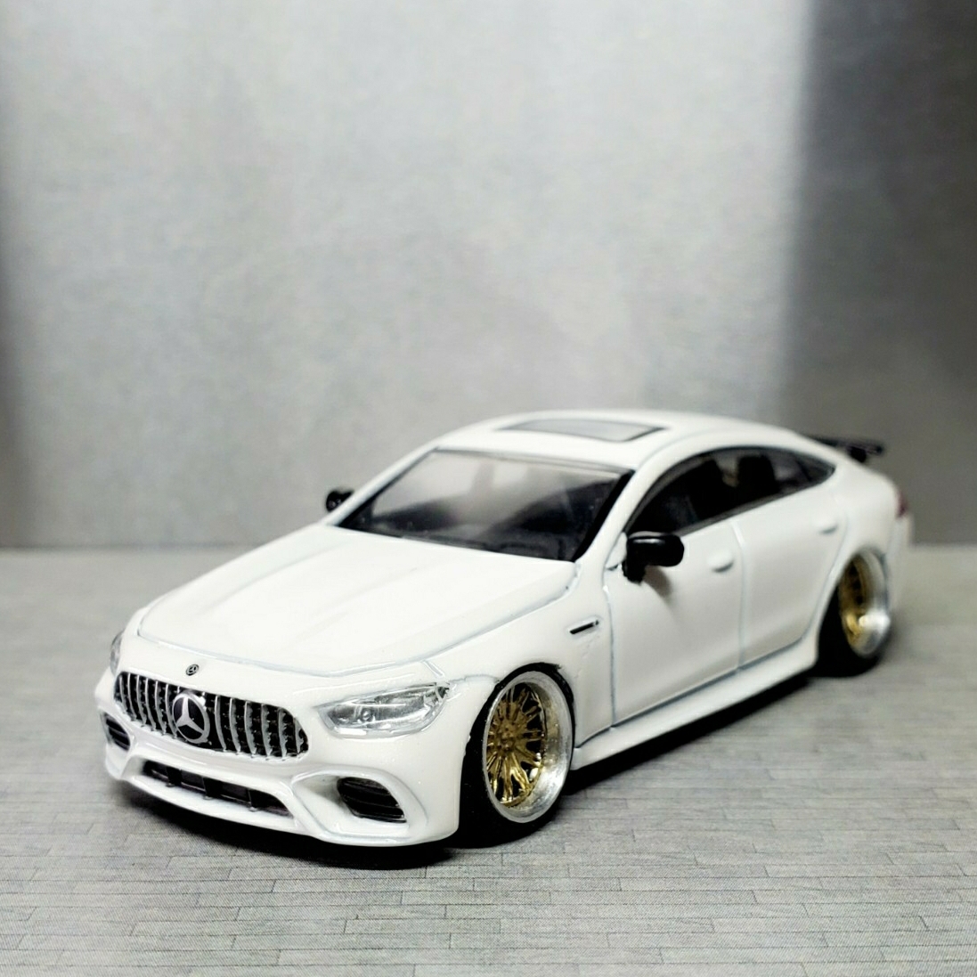 新品】Norev 1／18 ローダウンカスタム メルセデスベンツ S600
