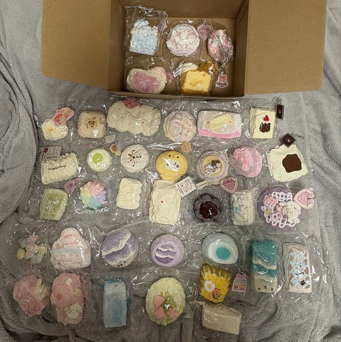 新品】スクイーズ ぷるぷる豆腐 ごろっと果物ゼリーのびーるお餅セット