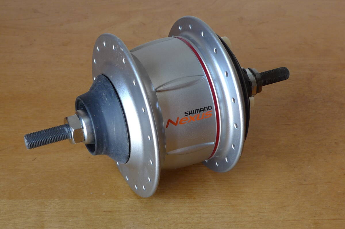 新品】【送料込】シマノ Nexus 内装5段ハブ SG-5R30 ASG5R30VSBS 新品