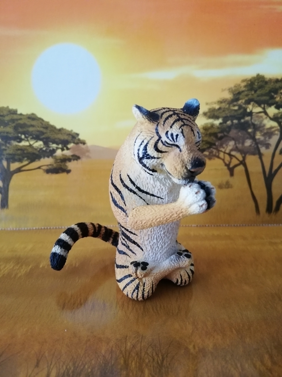 TTF　2019　海外限定　朝隈俊男　トラ【思】 新品】朝隈俊男 Animal Life Wish！！ 祈り トラ 虎 ミニチュア