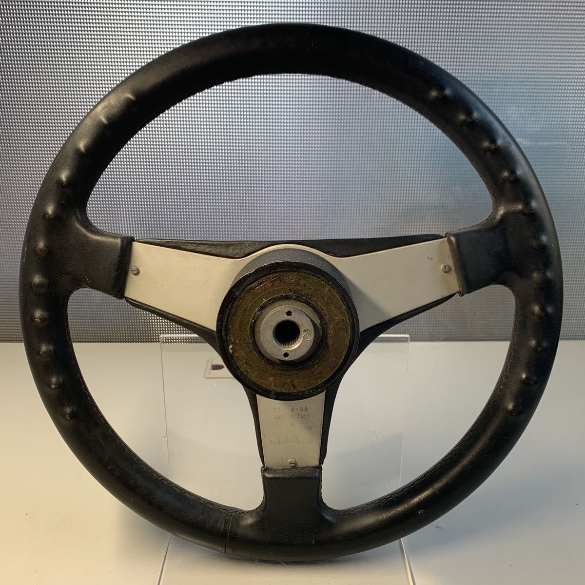 italvolantiイタルボランテ ステアリング nivola MOMOモモNARDI