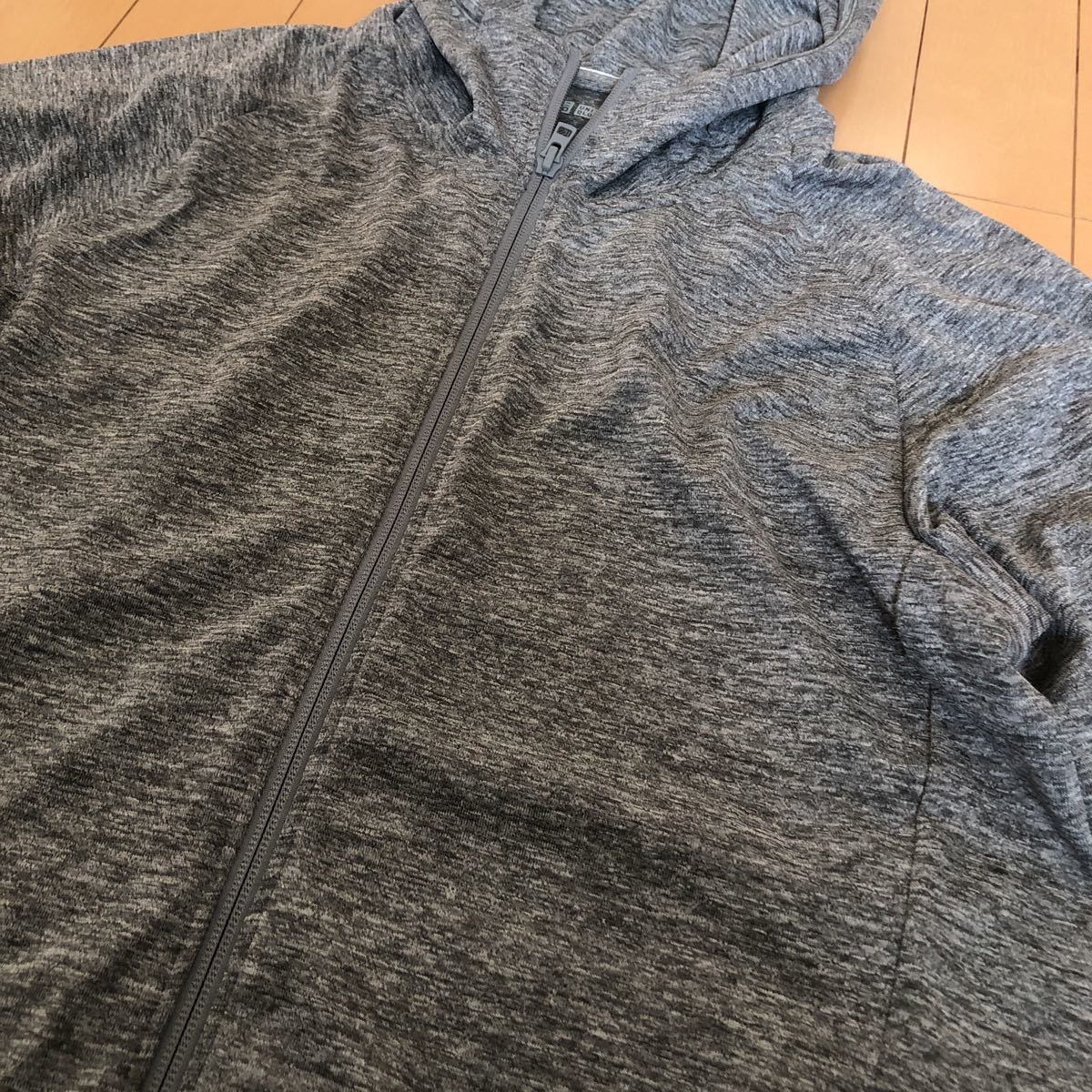 Uniqlo エアリズム フーディー パーカー 霜降りグレー メンズlサイズ ポリエステル100 ユニクロ ランニング ジョギング サイクリング の落札情報詳細 ヤフオク落札価格情報 オークフリー スマートフォン版