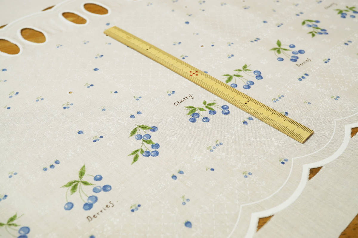 新品 新品カフェカーテン チェリー ベリー柄 クリーム ブル 巾30cm長8ｍ キッチン 小窓 キャビネット 模様替え の落札情報詳細 ヤフオク落札価格情報 オークフリー スマートフォン版