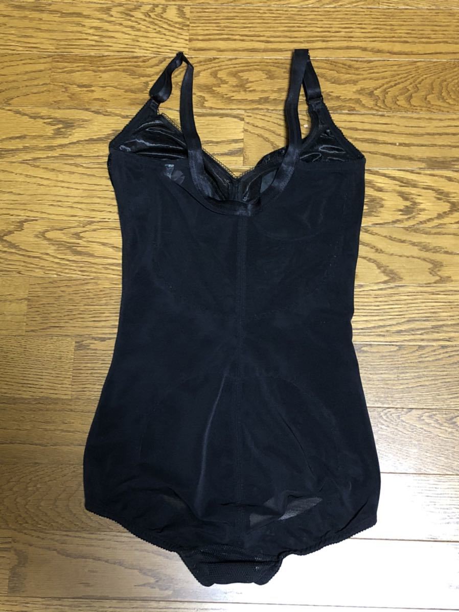 ニッセンシェイプファンデ 補正下着 たらしく ボディスーツ