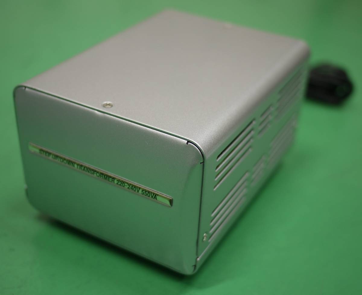 美品 カシムラ 変圧器 TTS-27C 外国内用 変圧器 AC 220V～240V 550VA(W