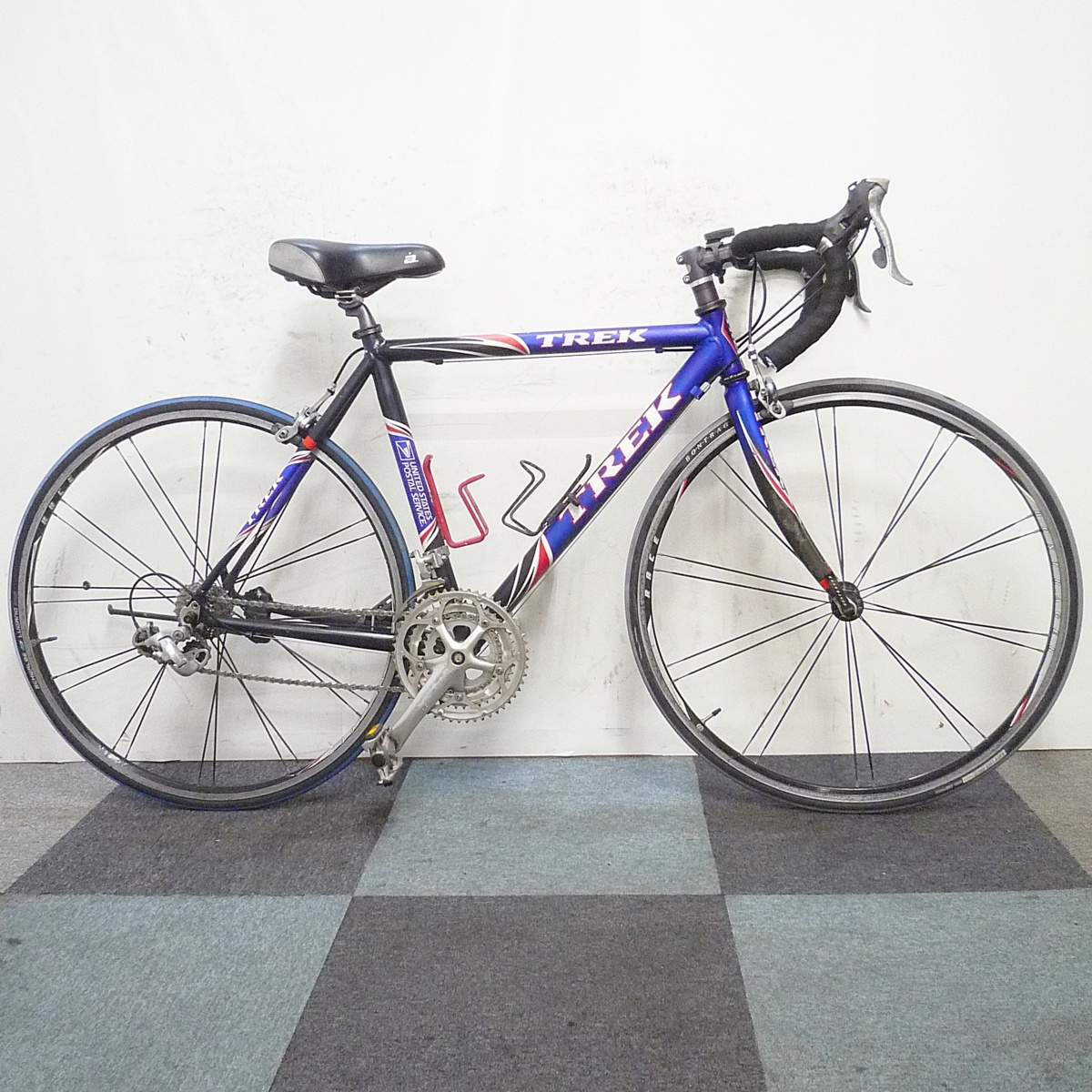ロードバイク TREK USPS アルミフレーム カーボンフォーク 3×9 700×25C