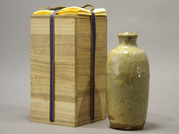 江戸時代 直しが美しいふくよかな徳利 花瓶 花器 瀬戸 黄瀬戸 古瀬戸 古道具 江戸時代 古瀬戸 瀬戸焼 舟徳利 酒器 花瓶 伝世品焼物 青花 WWTT154