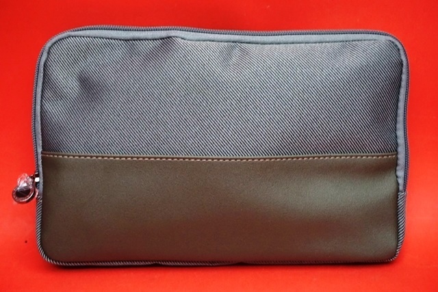 Bvlgari ブルガリ エミレーツ航空 ビジネスクラス アメニティ ポーチ 約26x17x4 5cm グリーン カーキ の落札情報詳細 ヤフオク落札価格情報 オークフリー スマートフォン版