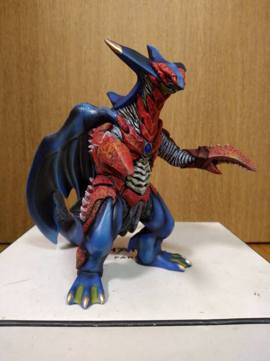 ズグガン 成虫 ソフビ ウルトラマン 怪獣シリーズ フィギュア リペイント品 Yahoo!オークション - ウルトラ怪獣ソフビ ズグガン成体 改造
