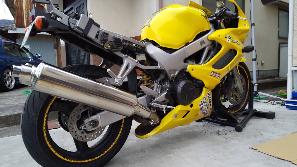 ホンダ VTR1000Fアンダーカウル 送料込み