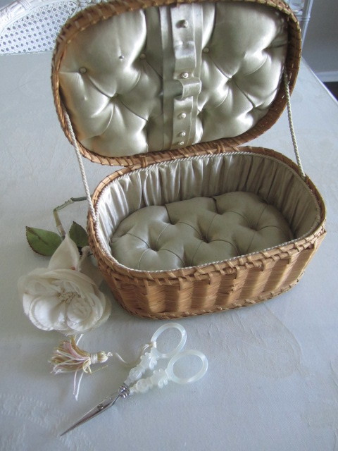 おまけ付きフランスアンティーク裁縫箱 ソーイングバスケット