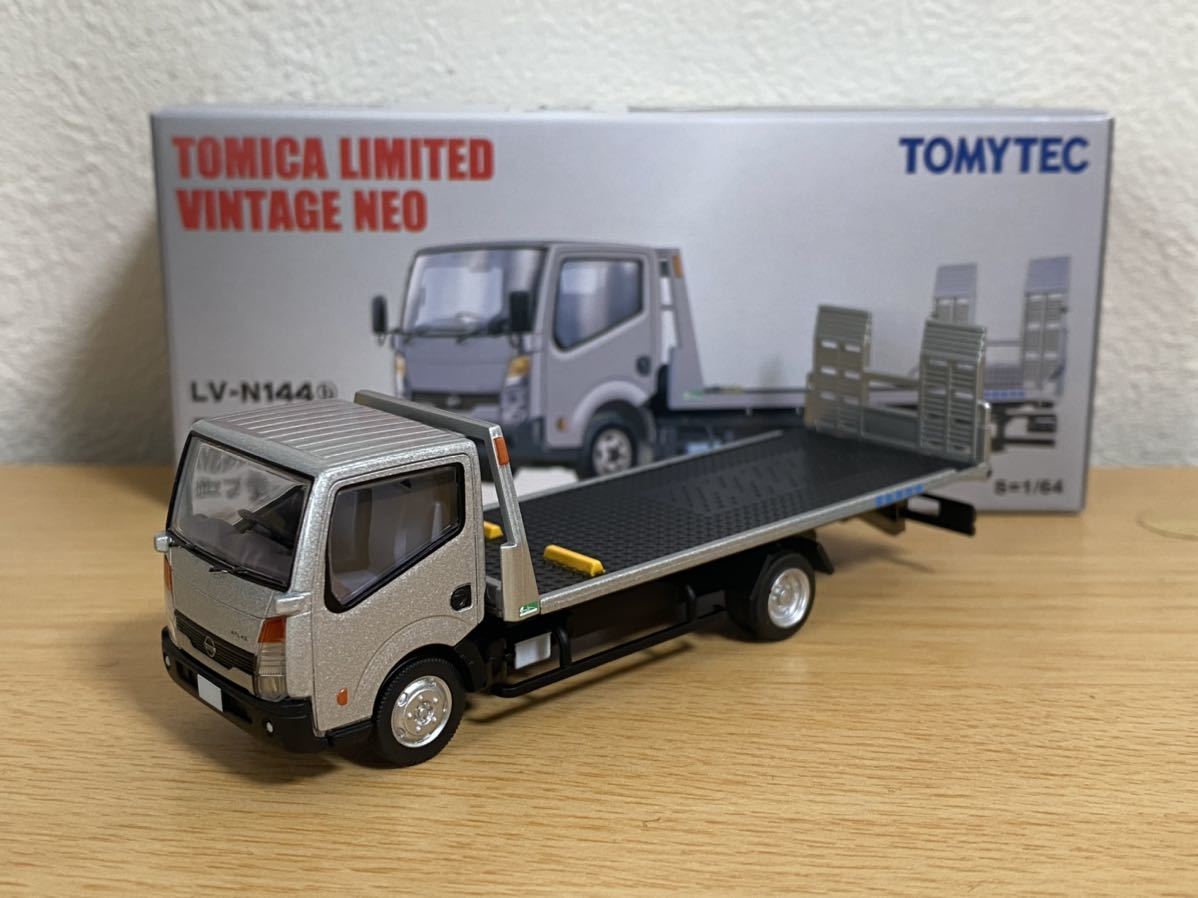 トミカリミテッドヴィンテージ TLV 日産 アトラス 花見台自動車
