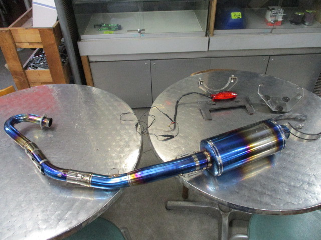 KSR110 ストライカー センターアップマフラー チタン