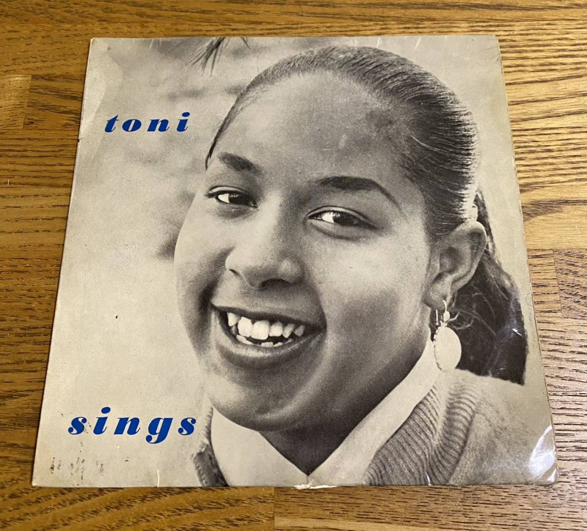 マニア垂涎 早熟の天才歌手 オランダ限定貴重盤 蘭artone Ep Toni Harper Oscar Peterson Quartet Toni Sings Jazz Vocal 入手困難 の落札情報詳細 ヤフオク落札価格情報 オークフリー スマートフォン版