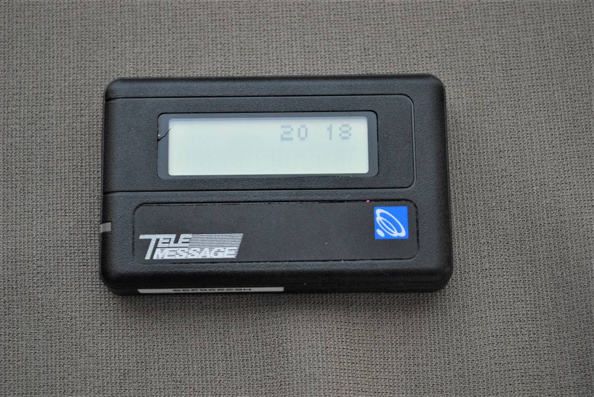 Telemessage ポケットベル ポケベル ケース付き 通電OK／ 検索 時代物