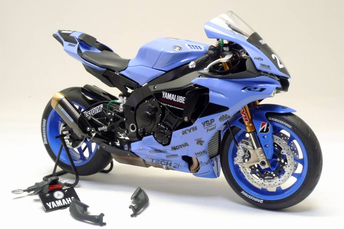 タミヤ・1/12・ヤマハ YZF-R1・鈴鹿8耐テック21カラー仕様・公道車
