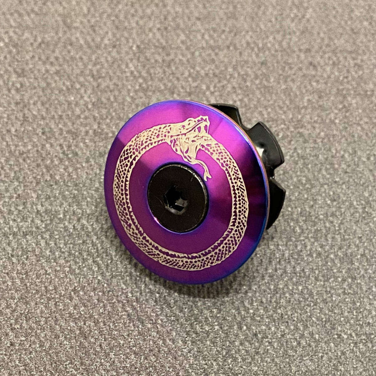 新品】[未使用] MASH Ouroboros Top Cap Oil Slick マッシュ