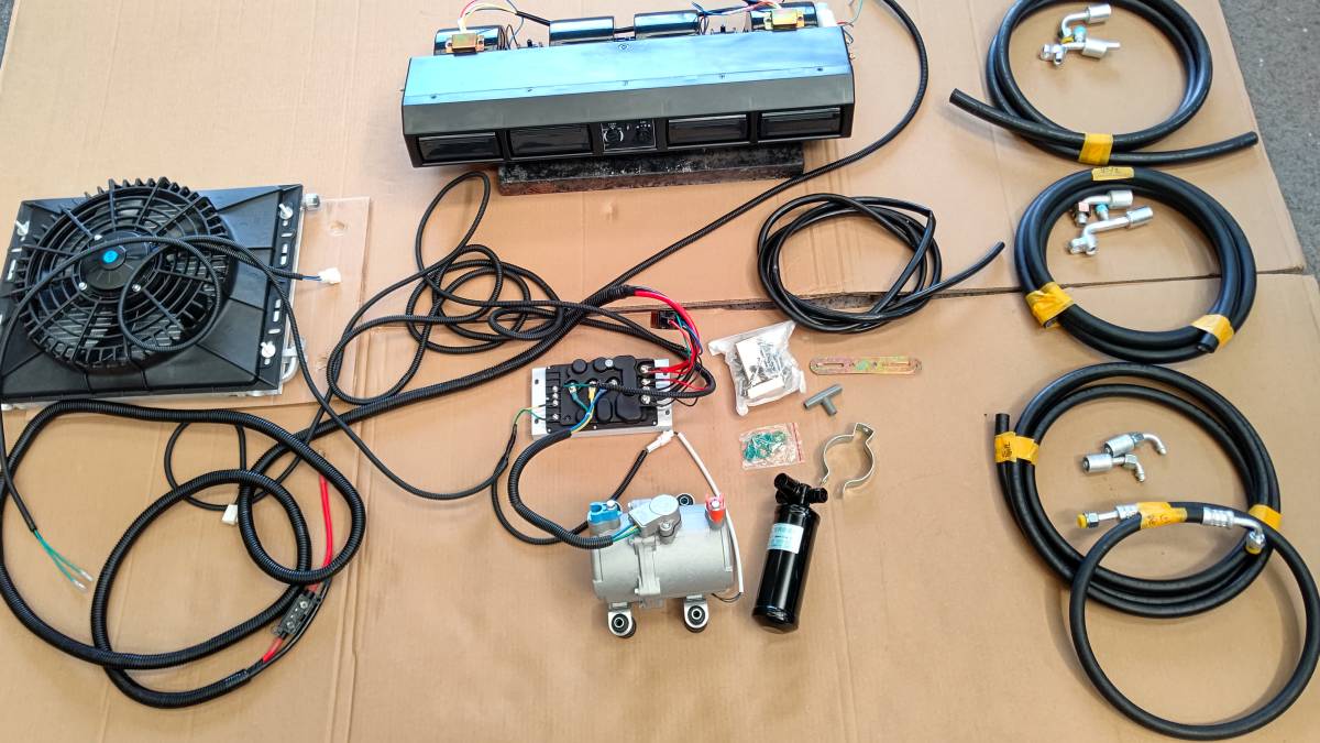 【未使用】1セット 限定 汎用 電動 クーラー 後付け 冷房 吊り下げ式 ハイエース レジアス キャラバン バネット ボンゴ などの商用車にの