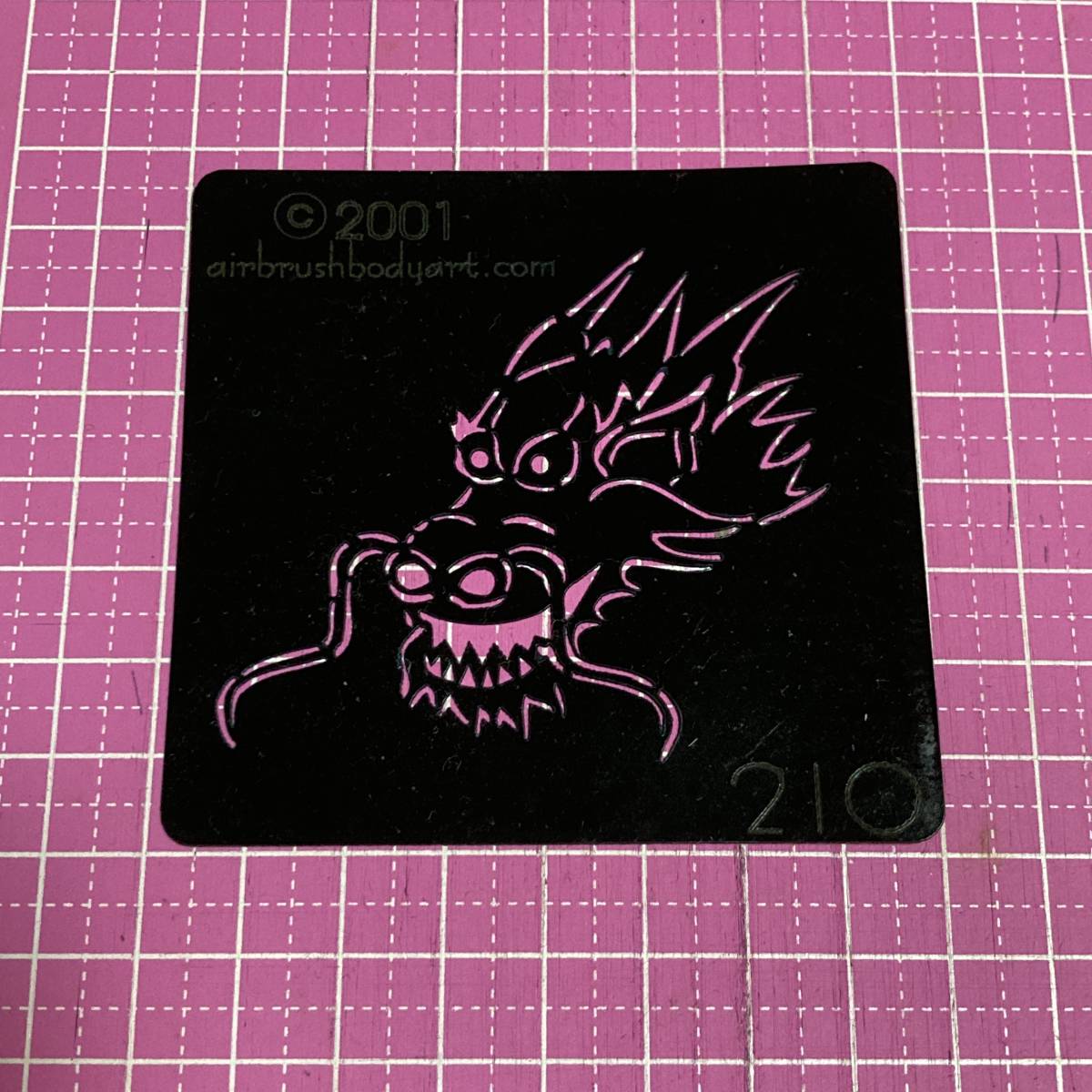 ハンドメイド 梵　様用　厚紙ステンシルシート　龍　ドラゴン　バンクシーなどの ハンドメイド 梵様用厚紙ステンシルシート龍ドラゴンバンクシー