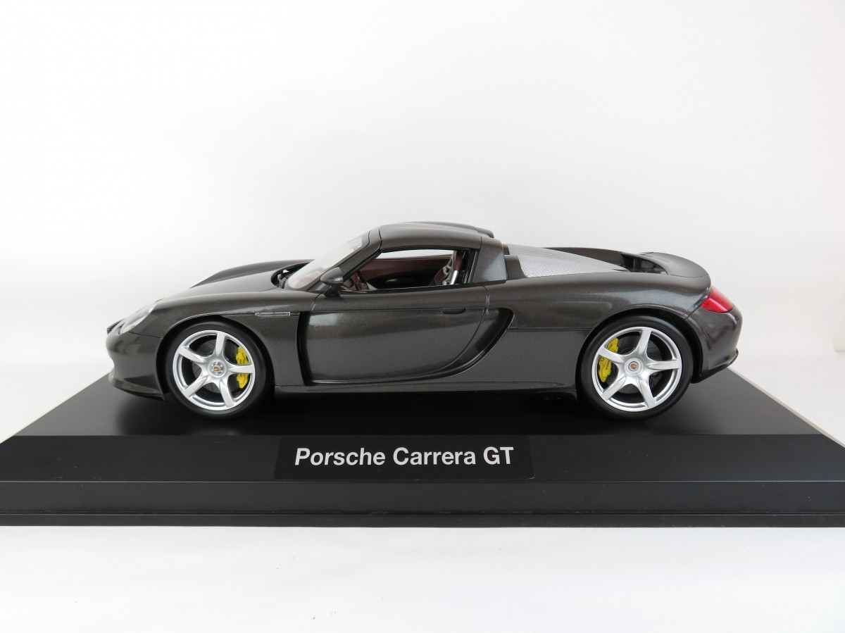 Autoart 1/18 Porsche carrera GT中古