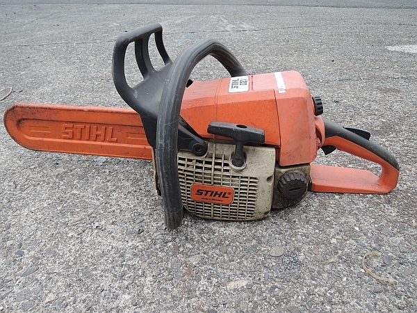 全体的に状態が悪い】スチール 021 チェンソー ジャンク 部品取り  