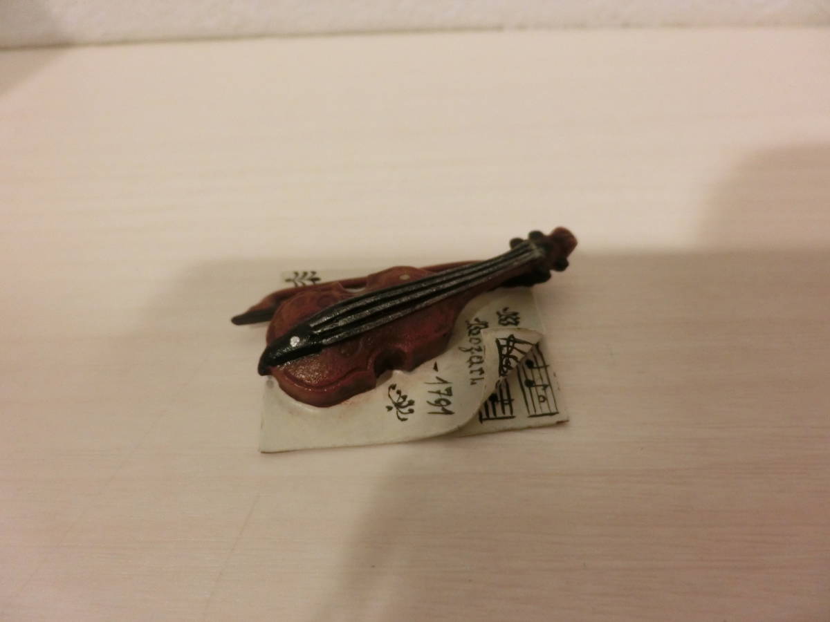 ブロンズ置物 キム・ボーン BURN 演奏者 バイオリン チェロ ブロンズ