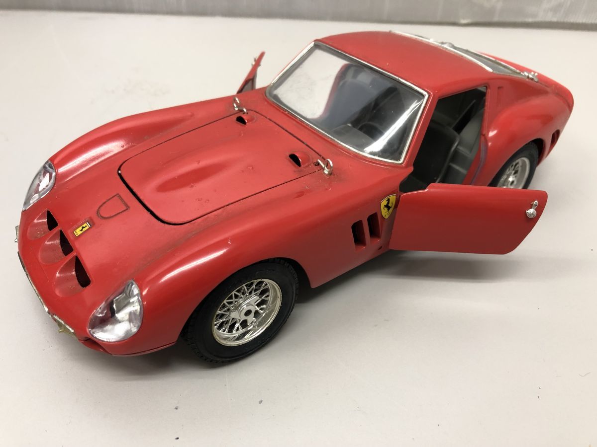 a05-206-1227-069-burago-ferrari-gto-1962