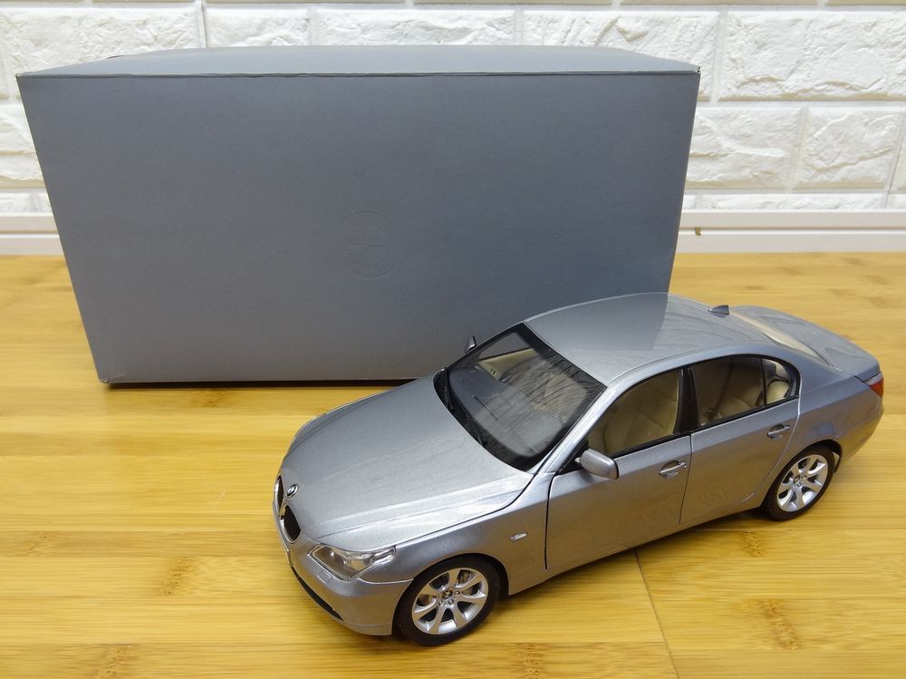BMW E60 M5 ミニカー 1/18 京商 カーボンブラック