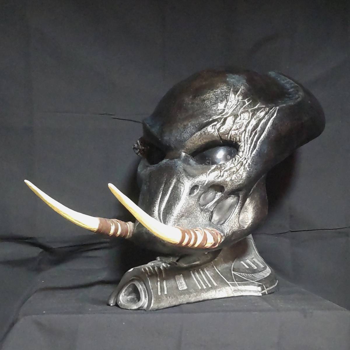 プレデターズ トラッカー・プレデター マスク プロップレプリカ