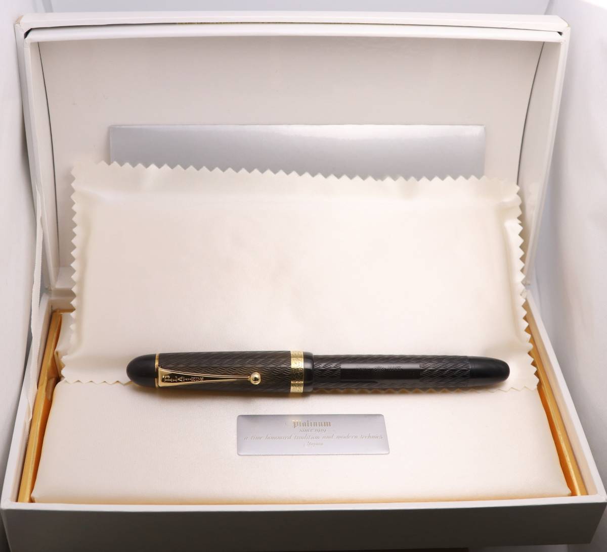 目立った傷や汚れなし】プラチナ 万年筆 70周年記念万年筆 エボナイト