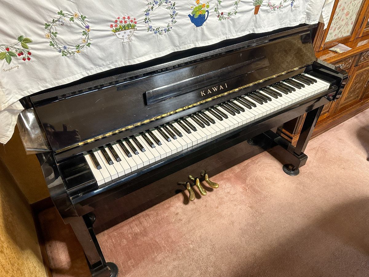 KAWAI アップライトピアノ KS1