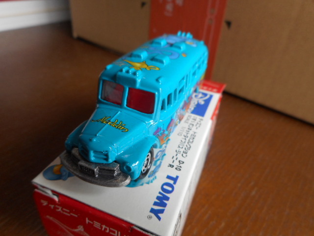 ディズニートミカ D-10 ボンネットタイプパス・ジ-ニ-12個 ミニカーショップ ケンボックス ディズニートミカ☆D-10☆いすゞ