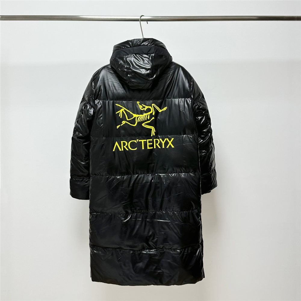 ARC'TERYX フード付きジャケット ブラック アークテリクスのマウンテン