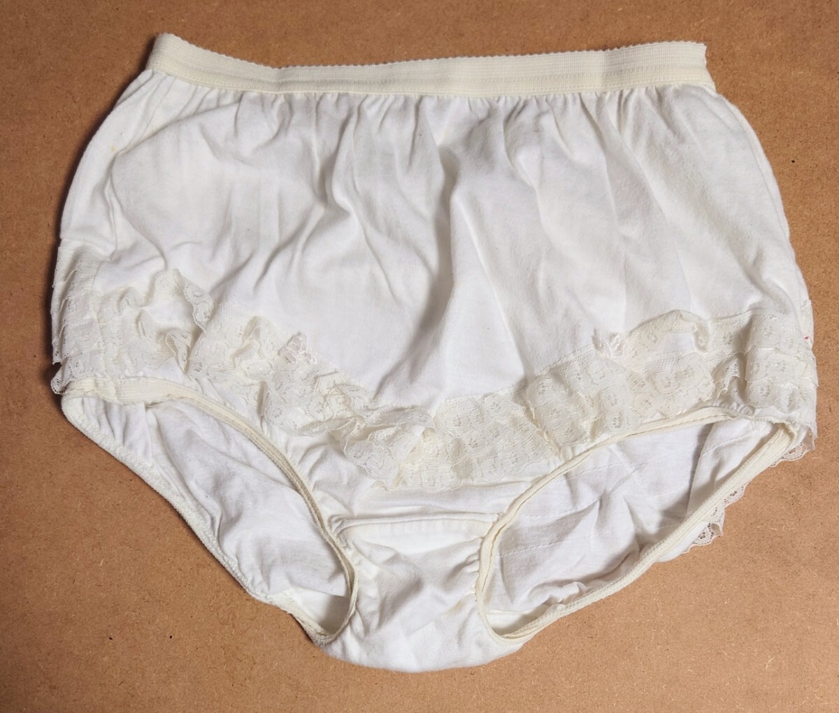 やや傷や汚れあり】中古☆希少？ 白 アンダースコート Mサイズ フリル