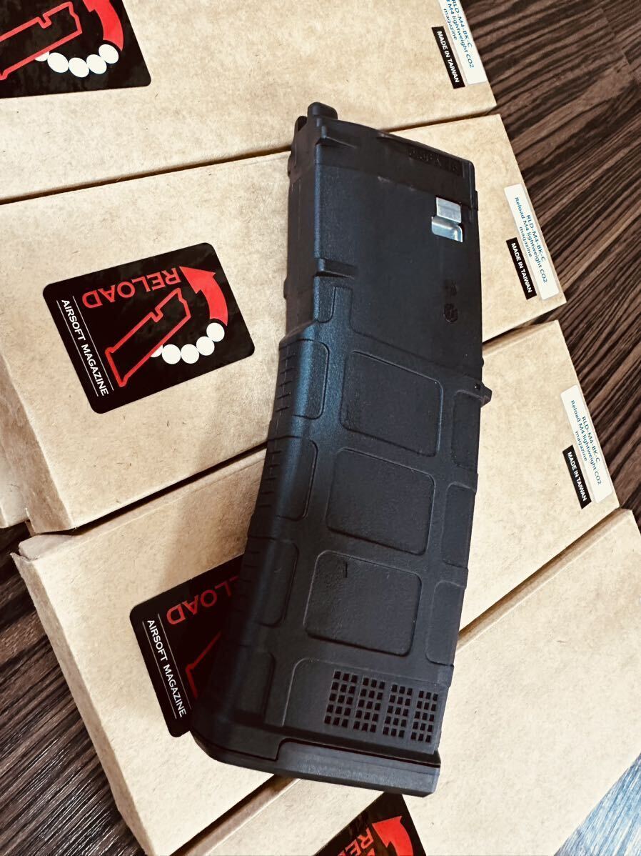 Reload CO2 マガジン２本VFC M4 HK416 V3 未使用 RELOAD VMAG V3 Type 30連 ライトウェイト CO2 マガジン