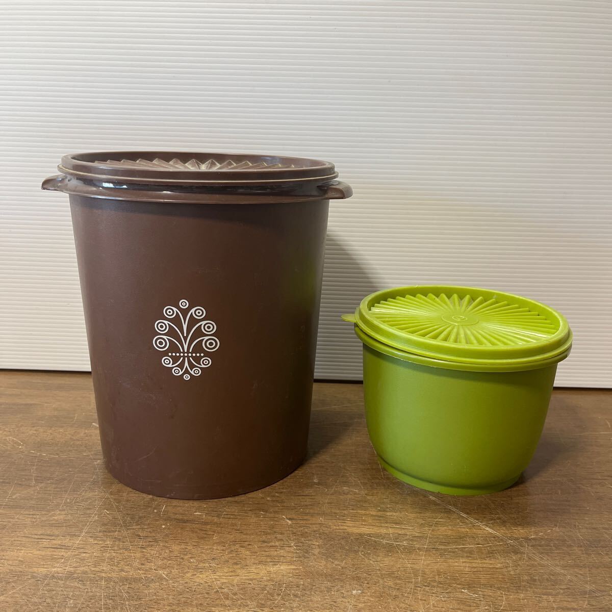 タッパーウェア 4個セット 密閉容器 ブラウン Tupperware