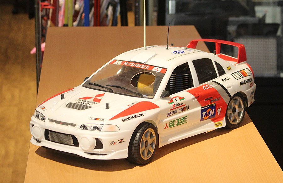 京商（kyosyo）　三菱パジェロ ダカール2004 4WDエンジンカー Yahoo!オークション - 組立済 京商 1/10 三菱パジェロ