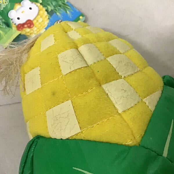 36 グッズ ＊ ご当地キティ 根付 2002年 「北海道限定 とうもろこし