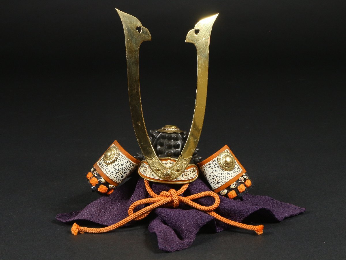 武将 ミニチュア 兜 源義経 長鍬形獅子前立兜 加藤一冑作 箱なしの落札