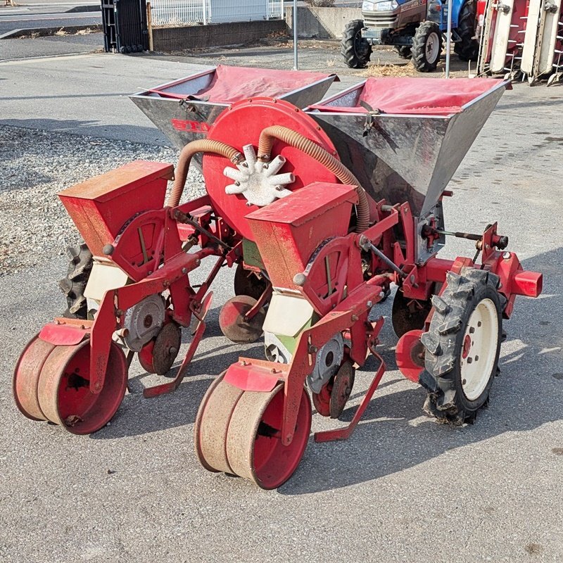 中古】【群馬】アグリテクノ イセキ 5連 1.4m 施肥播種機 中古 動作品