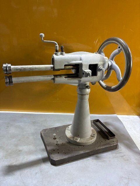 ☆ 板金 工具 紐出しロール機 ヒモ出し ローラー 紐出 ロール 手動