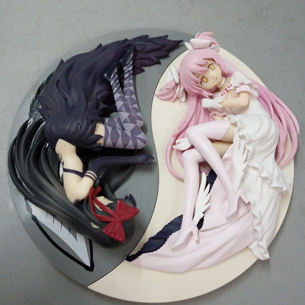 32S【中古品】魔法少女まどか☆マギカ タペストリーA サイズ約42×59.4